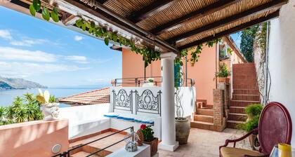 Casetta Amelia Apts by Wonderful Italy