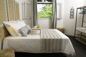 1 chambre, fer et planche à repasser, Wi-Fi gratuit, draps fournis