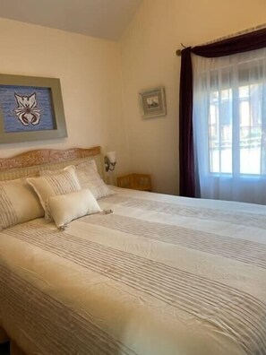 2 chambres, fer et planche à repasser, accès au Wi-Fi (inclus)