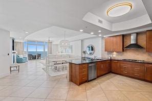 Interior - Turquoise Place 1902C Stunning views 3bed 3 bath c (Orange Beach)