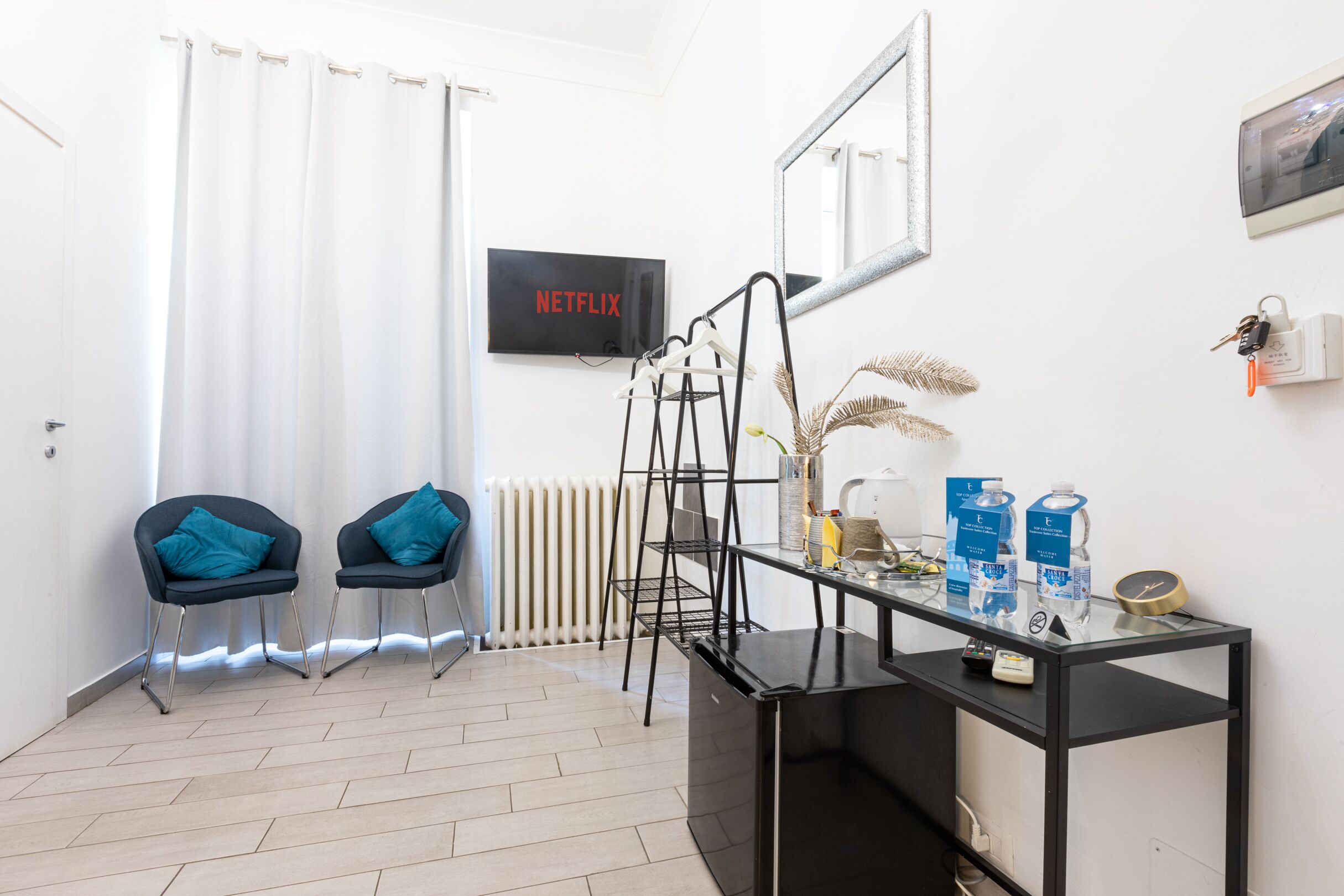 Deluxe Room | 1 bedroom, desk, soundproofing, iron/ironing board