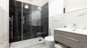 Standard Room | Bathroom | Free toiletries, hair dryer, bathrobes, towels