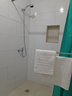 Bathroom - Limestone Sun Suites (Sliema)