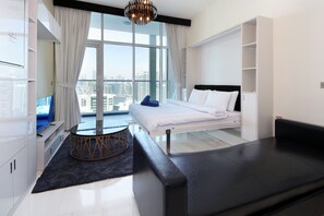 Iron/ironing board, free WiFi, bed sheets - New Arabian Bayz Studio (Dubai)