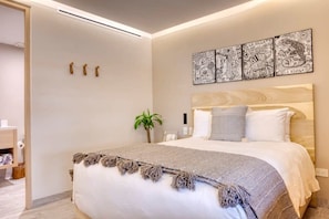 1 habitación, escritorio, tabla de planchar con plancha y wifi