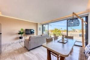 Televisión y oficina