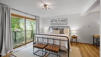 5 室のベッドルーム、デスク、アイロン / アイロン台、WiFi (無料)