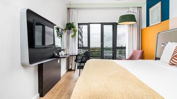 Deluxe Room | In-room safe, desk, laptop workspace, iron/ironing board