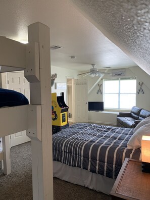 4 bedrooms, free WiFi, bed sheets