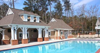 Spacious 2 Bedroom Resort Condo for Your Next Vacation in Williamsburg, VA