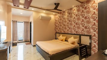 1 bedroom, in-room safe, free WiFi, wheelchair access