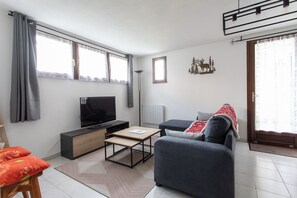 TV, DVD player - Les Arolles - Appartement vue sur la montagne (Saint-Léger-les-Mélèzes)