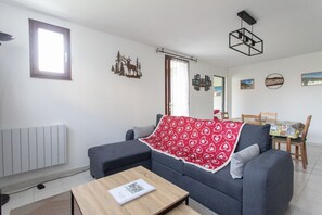 TV, DVD player - Les Arolles - Appartement vue sur la montagne (Saint-Léger-les-Mélèzes)