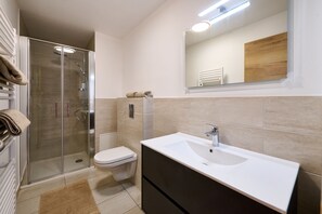 Hair dryer, towels