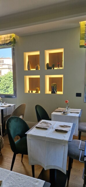 Desayuno bufé gratuito y diario