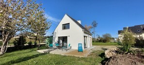 Exterior - Location Maison de Vacances 4 Personnes Jardin Privatif- AR PIL Jadur (Plouhinec)