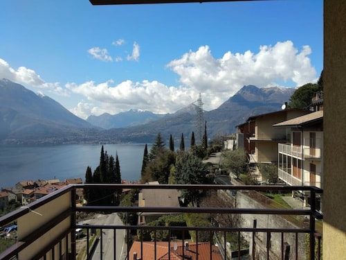 Renovated, amazing lake view