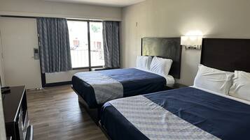 Tweepersoonskamer | Een bureau, gratis wifi, beddengoed