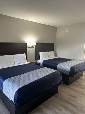 雙人房 | 書桌、免費無線上網、床單