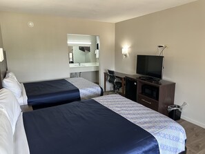 Double Room | Desk, free WiFi, bed sheets