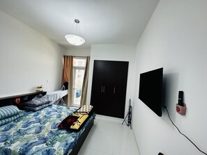 1 slaapkamer, een strijkplank/strijkijzer, wifi