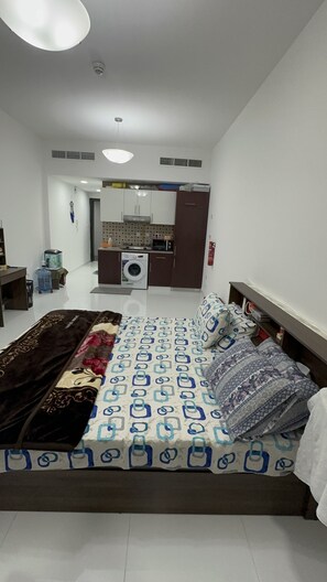 1 bedroom, iron/ironing board, WiFi - Zaveri’s Studio (Dubai)
