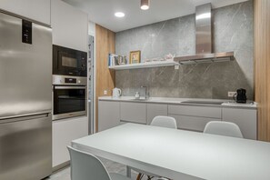 Fridge, microwave, oven, dishwasher