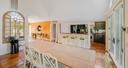 Well-appointed home near the ocean & beach with patio, streaming, fireplace, AC