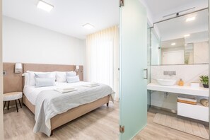 5 bedrooms, iron/ironing board, travel crib, free WiFi