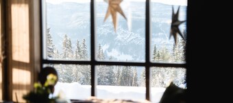 Modern ski-in/ski-out cabin in Norway – all included for your mountain getaway