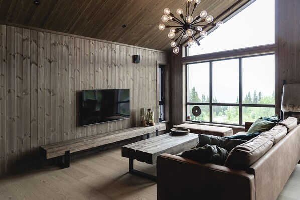 Smart-tv en een open haard