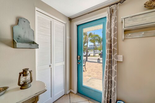 Serene oceanfront suite with Gulf view, grill, patio, central AC, & W/D