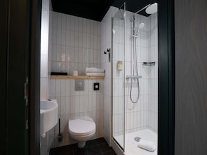 Room, 2 Twin Beds (Pop) | Desk, laptop workspace, blackout drapes, soundproofing - Greet Hotel Cernay Mulhouse (Cernay)