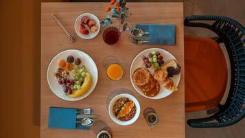 Desayuno buffet todos los días (con cargo)