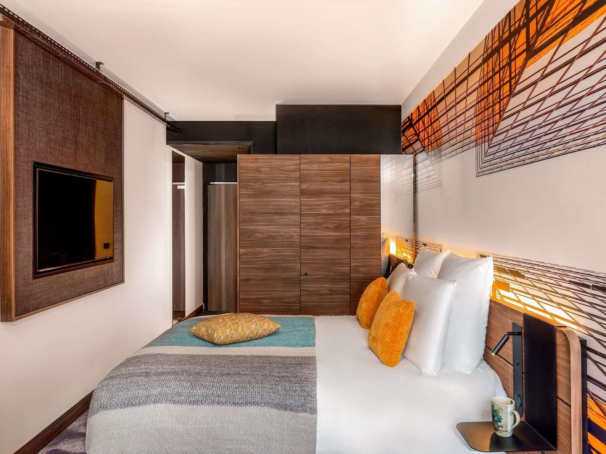 Executive Room, 1 Double Bed | Premium bedding, minibar, in-room safe, desk