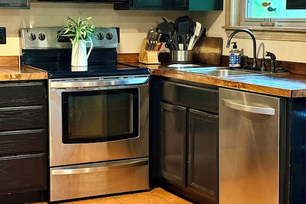 Frigorífic, microones, forn i placa de cuina