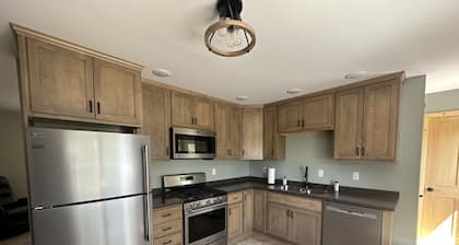 NEWLY REMODELED Cozy 2-bedroom home in quiet neighborhood