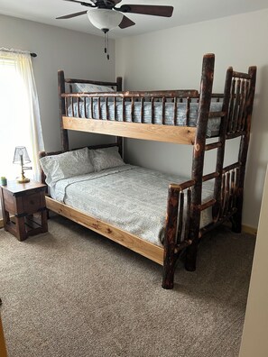 2 soverom, strykejern/-brett, wi-fi (inkludert) og sengetøy