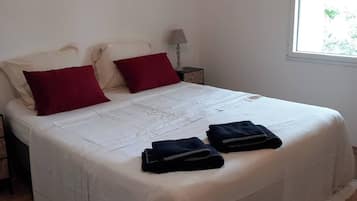 3 bedrooms, iron/ironing board, travel cot, WiFi