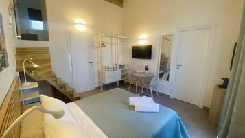 Quadrupla Superior | Una cassaforte in camera, una scrivania, Wi-Fi gratuito, lenzuola