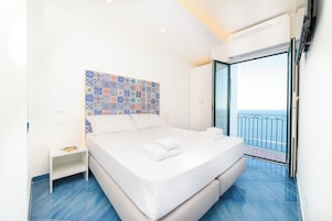 Habitación Deluxe, 1 cama de matrimonio, balcón, mirando al mar | Vistas desde la habitación