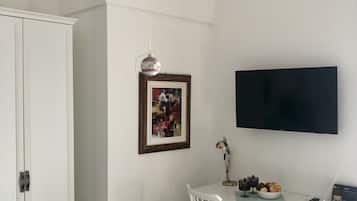 Family room with private batrhoom