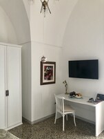 Family room with private batrhoom | Premium bedding, down comforters, in-room safe, individually furnished