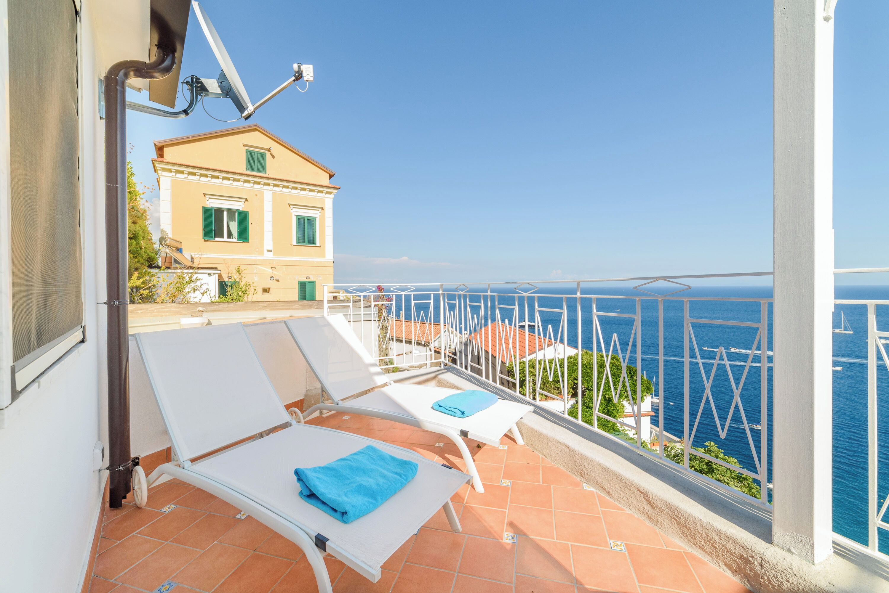 Deluxe Room | Terrace/patio