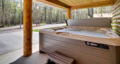Private Hot Tub: Hatfield Vacation Rental!