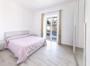 1 chambre, fer et planche à repasser, Wi-Fi gratuit