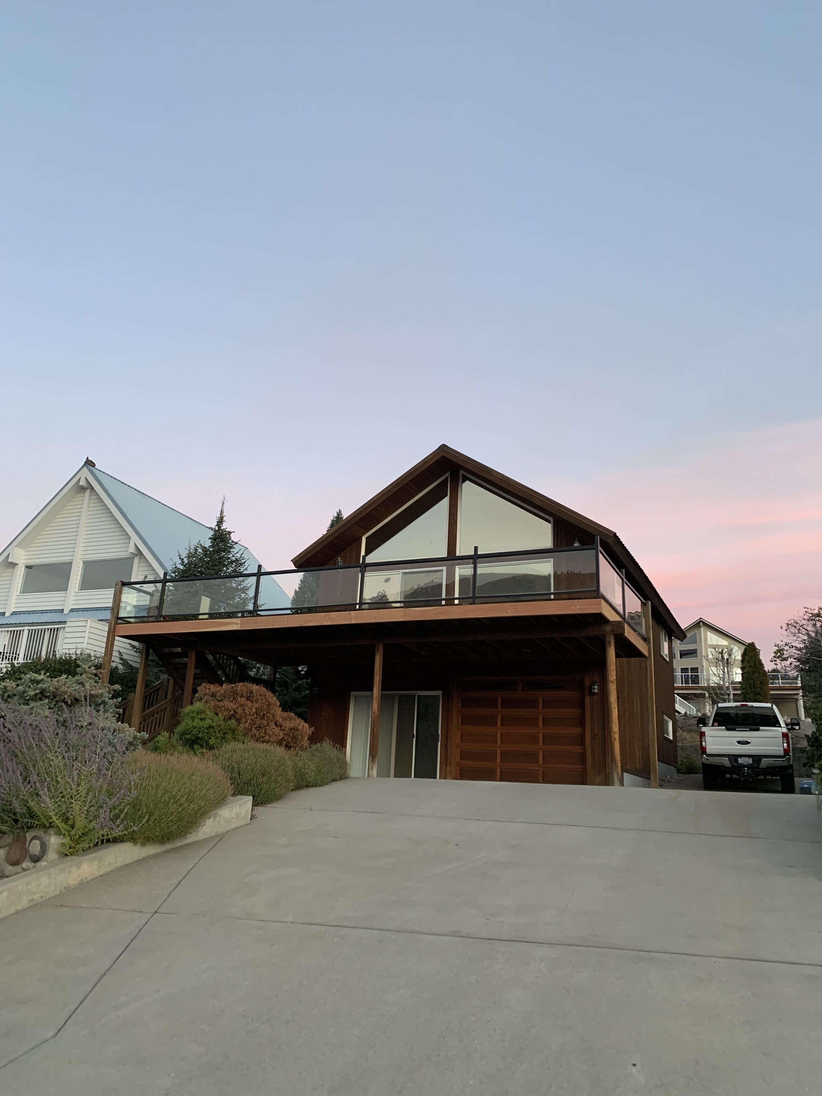 Lake view cabin