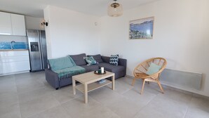Unclassified image, 4 of 11, button - Spacious T4 with sea and Esterel views (Saint-Raphaël)