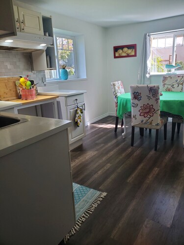 Cozy 2 bedroom suite 