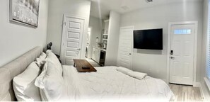 3 bedrooms, desk, iron/ironing board, travel cot - Luxury 3bdroom house, Wifi, W/D, Patio,Garage (Houston)